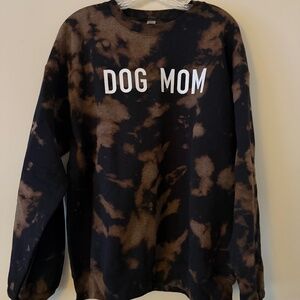 DOG MOM crewneck